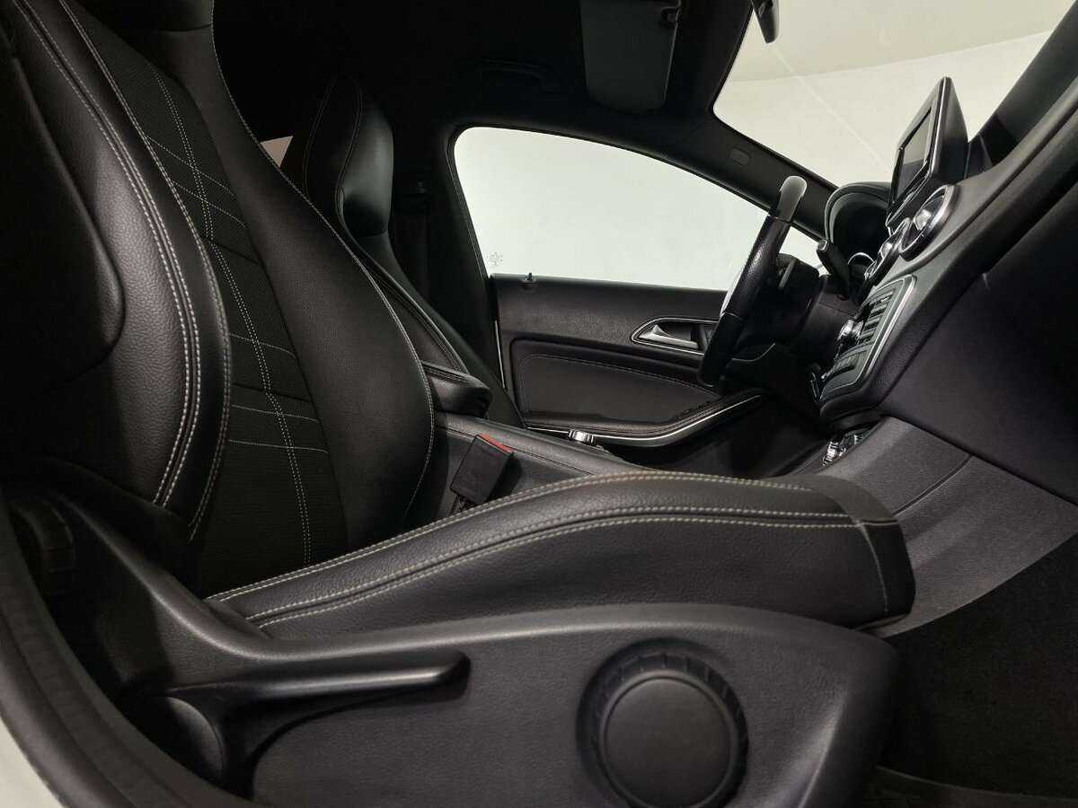 Mercedes-Benz CLA 200, 2014 Фото №14