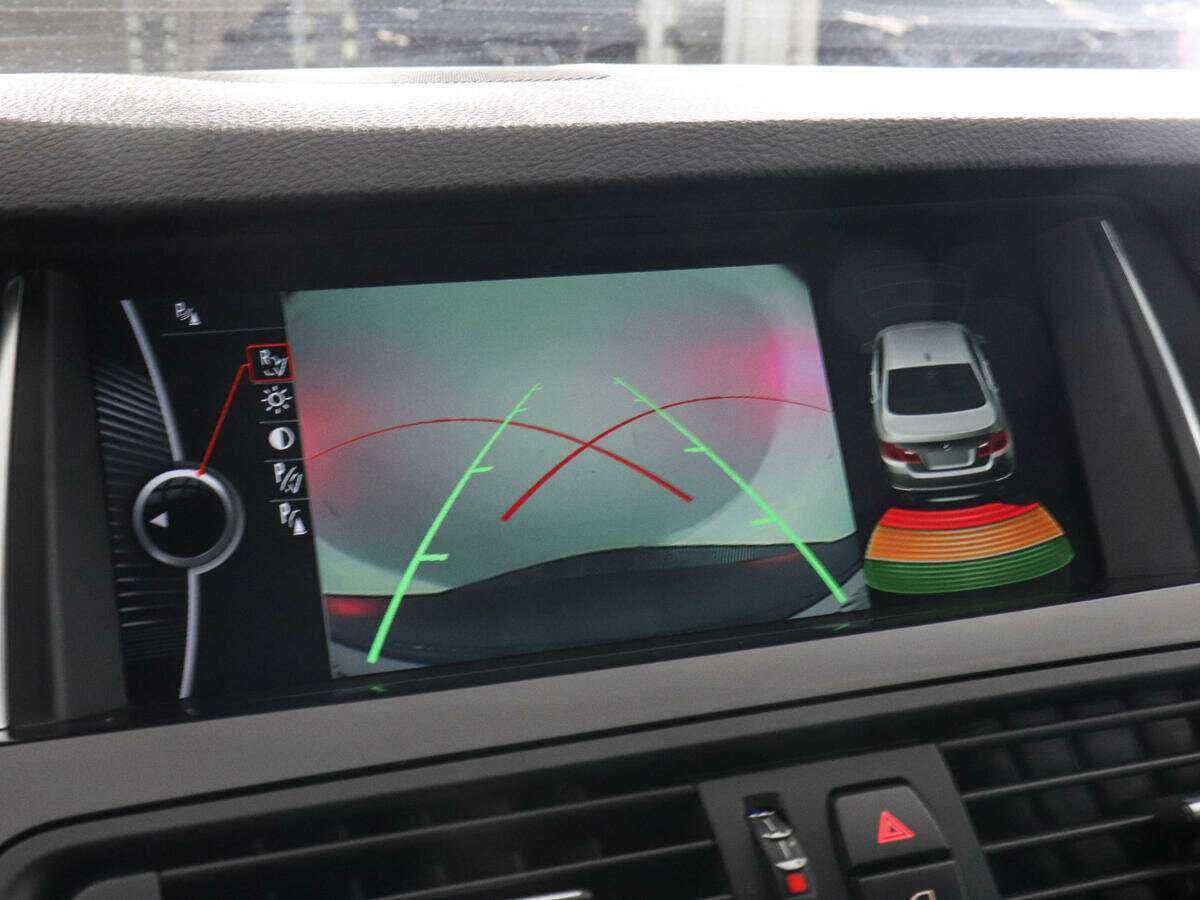 BMW 5 серии 528i xDrive, 2016 Фото №11