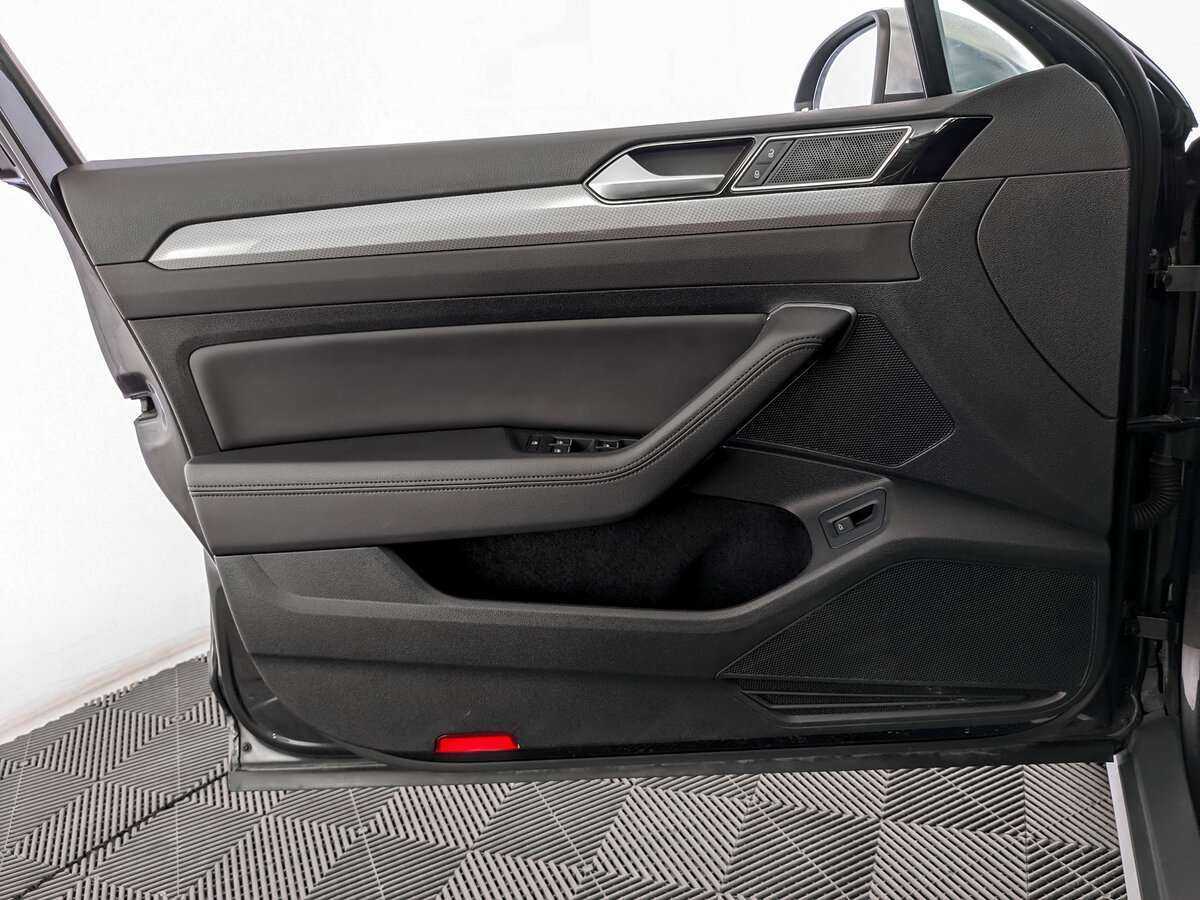 Volkswagen Passat Alltrack, 2018 Фото №19