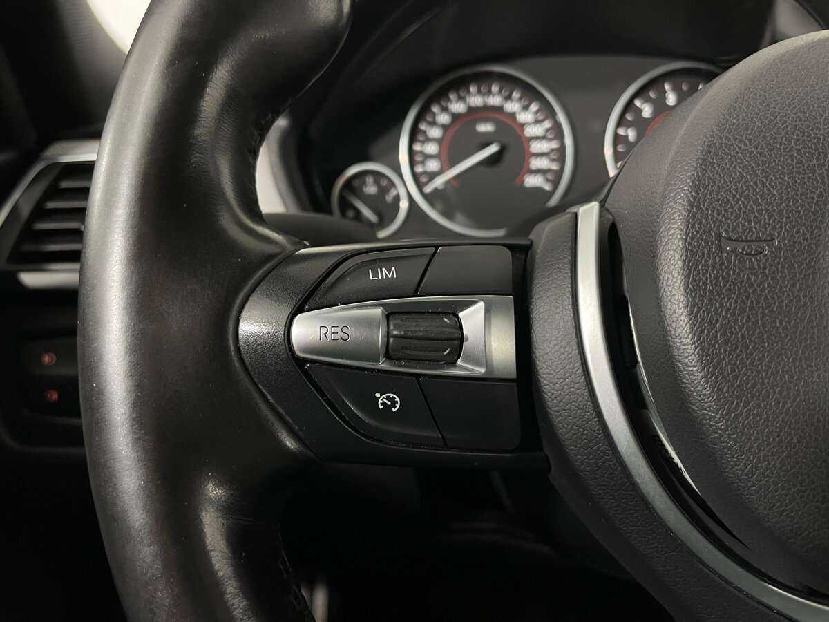 BMW 3 серии 320i xDrive, 2016 Фото №16