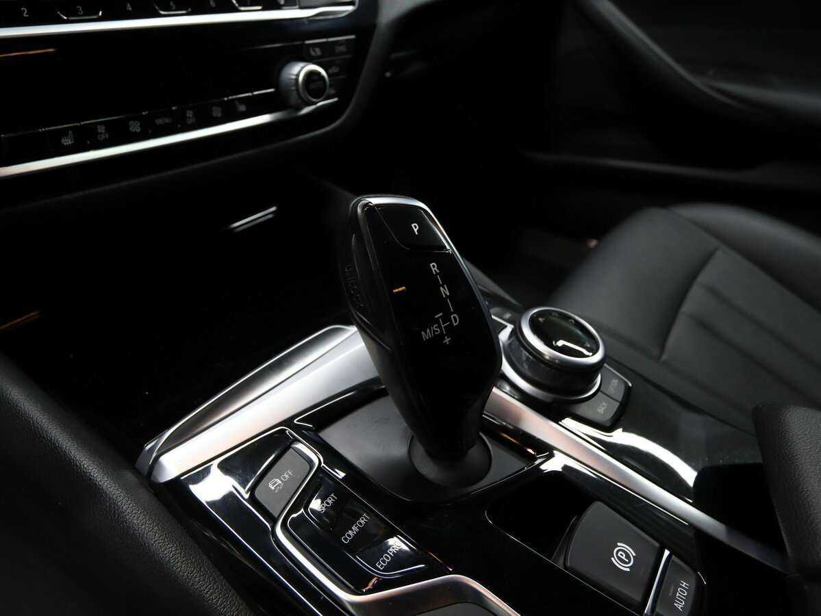 BMW 5 серии 520d xDrive, 2017 Фото №16
