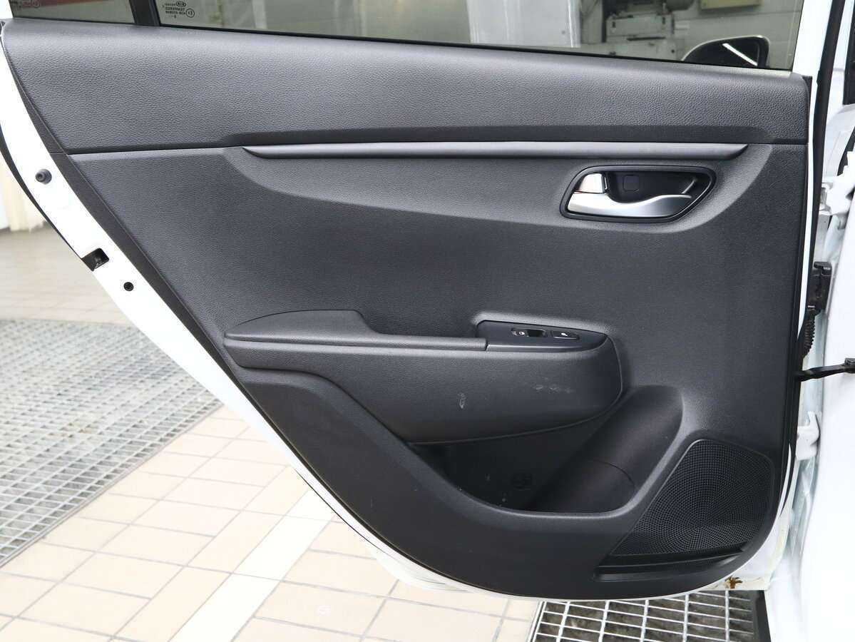 Kia Rio X-Line, 2018 - 101 000 км. | Фото №8