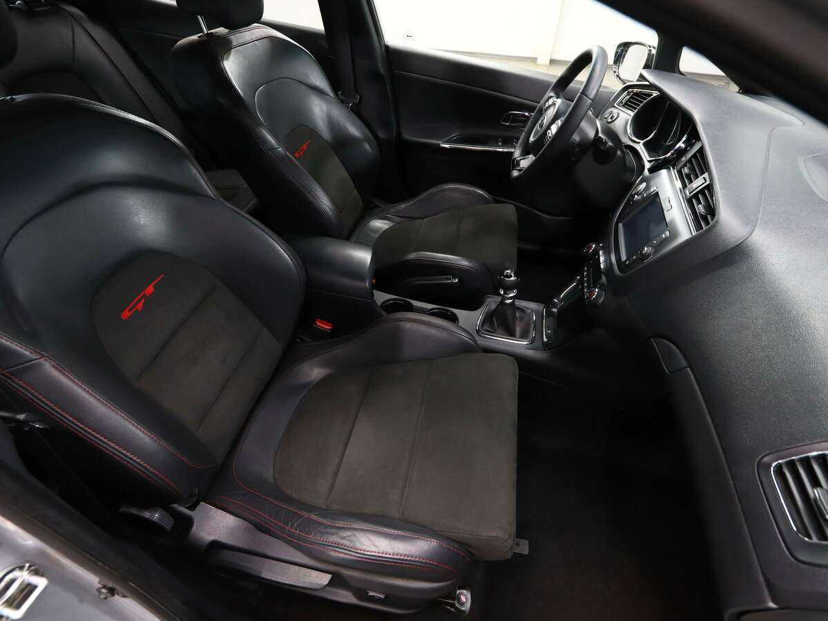 Kia Ceed GT, 2017 Фото №15