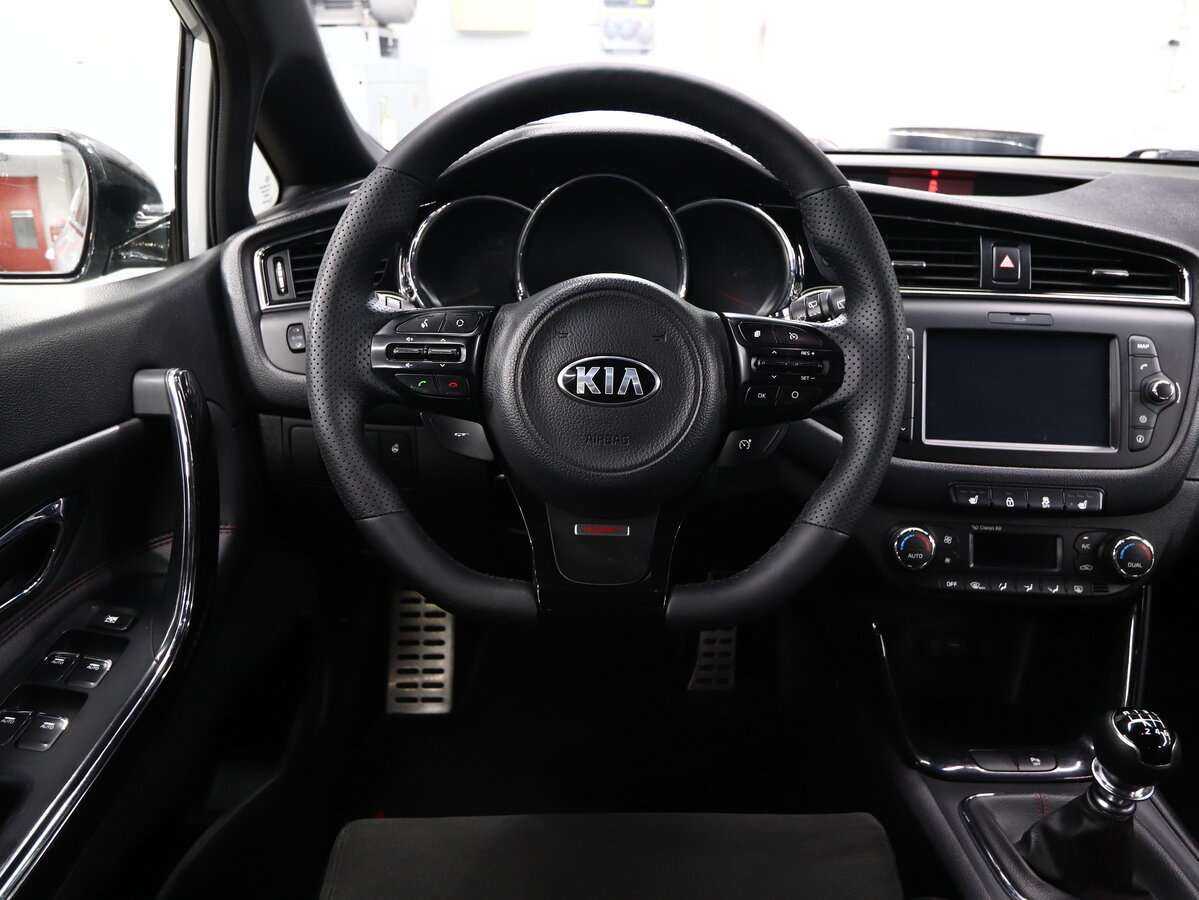 Kia Ceed GT, 2017 Фото №19