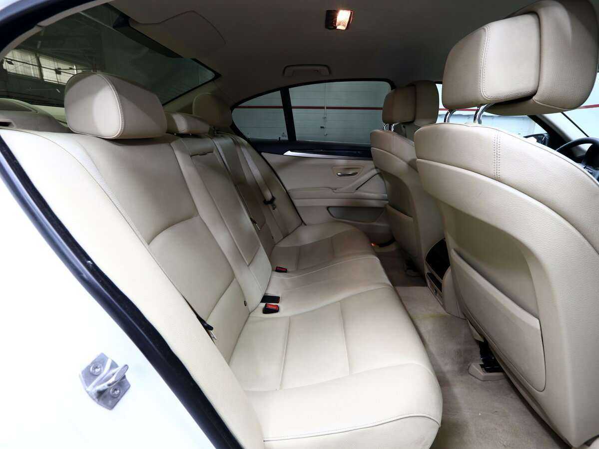 BMW 5 серии 520i, 2012 Фото №14