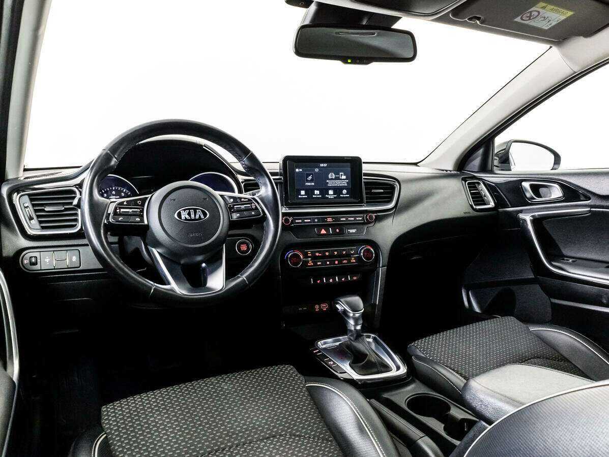 Kia Ceed, 2018 Фото №11
