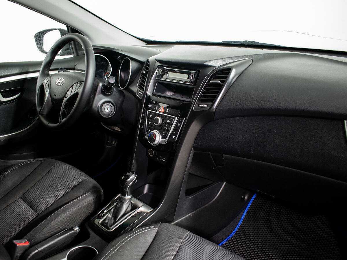 Hyundai i30, 2012 Фото №9