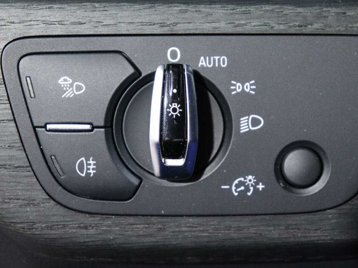 Audi A4, 2017 Фото №16