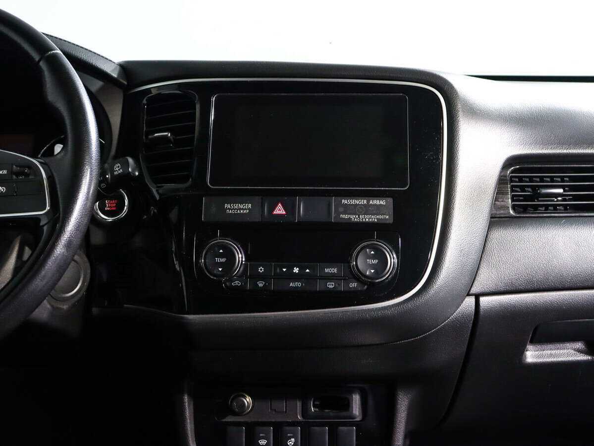 Mitsubishi Outlander, 2017 Фото №11