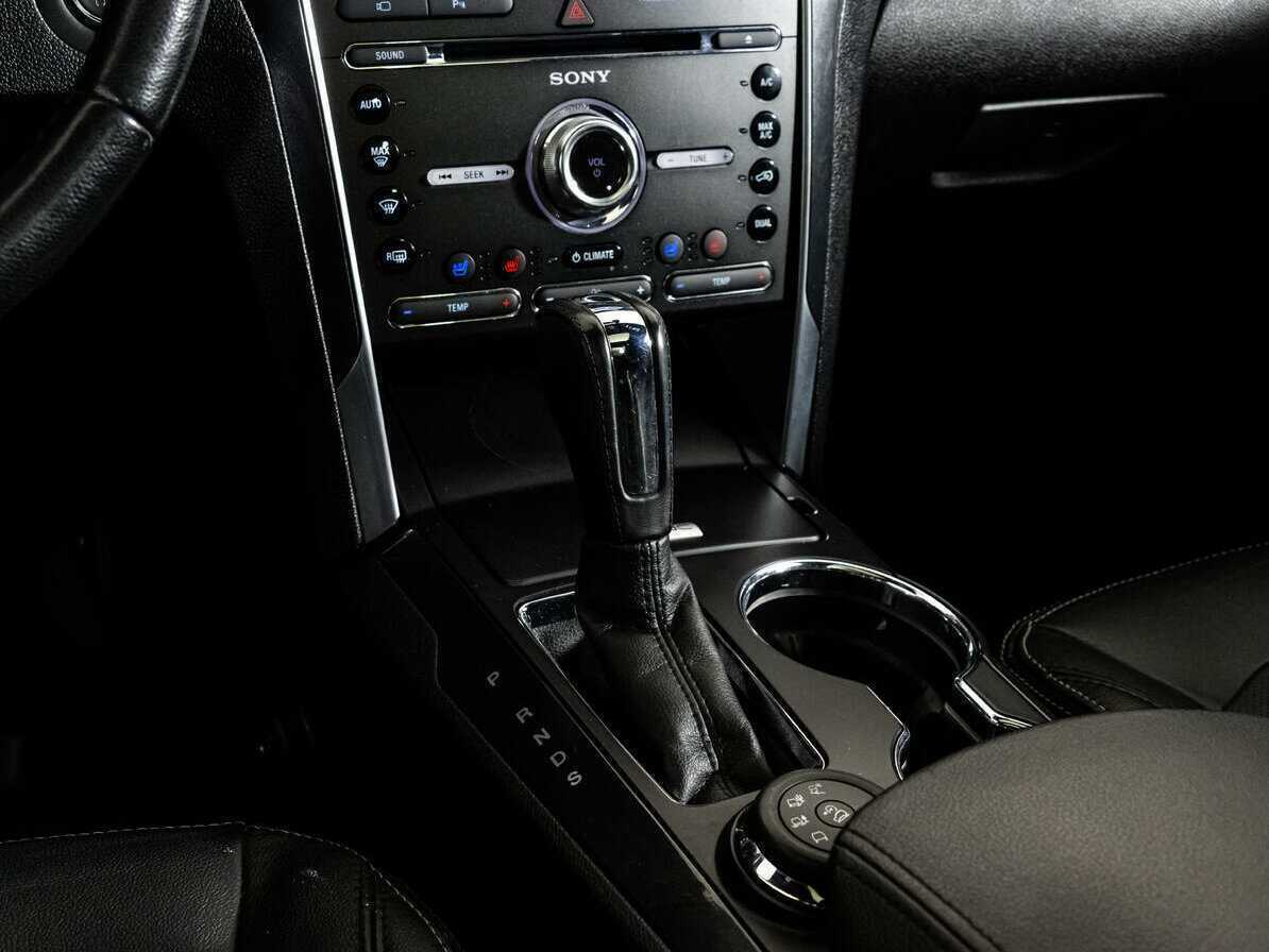 Ford Explorer, 2017 Фото №12