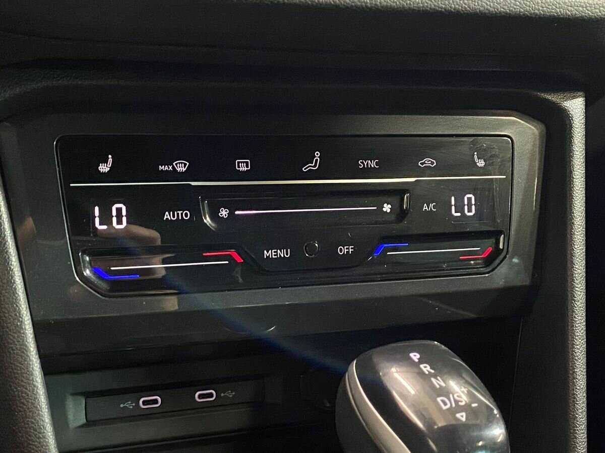 Volkswagen Tiguan, 2021 Фото №16