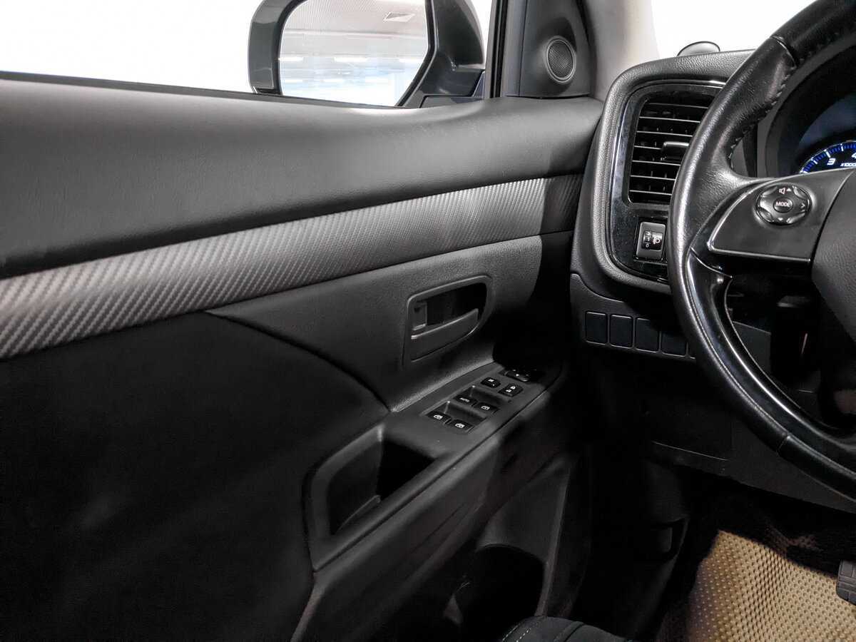 Mitsubishi Outlander, 2017 Фото №17