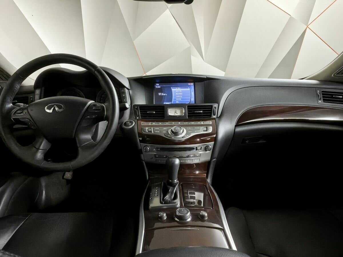Infiniti Q70, 2016 Фото №10