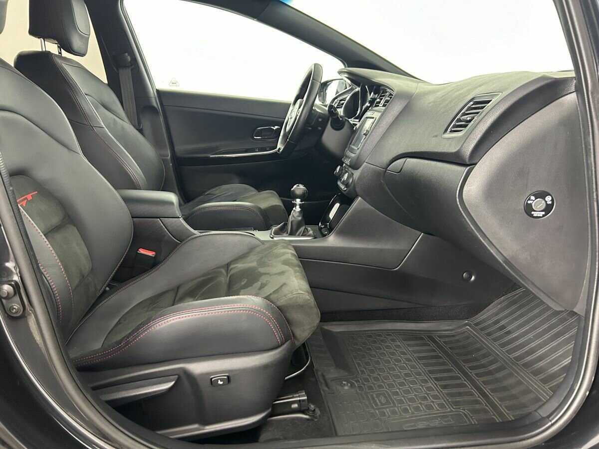 Kia Ceed GT, 2017 Фото №14