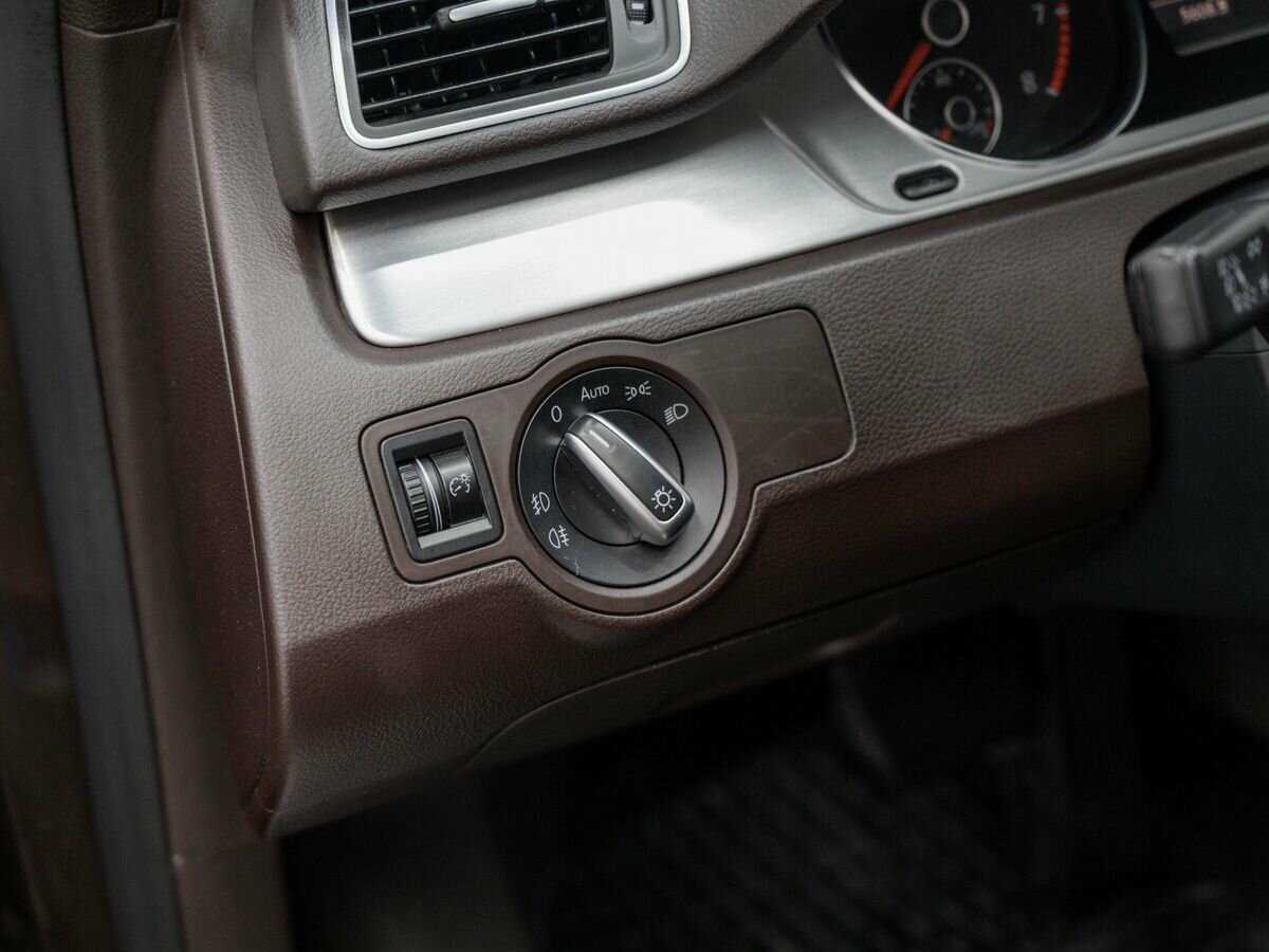 Volkswagen Passat, 2012 Фото №17