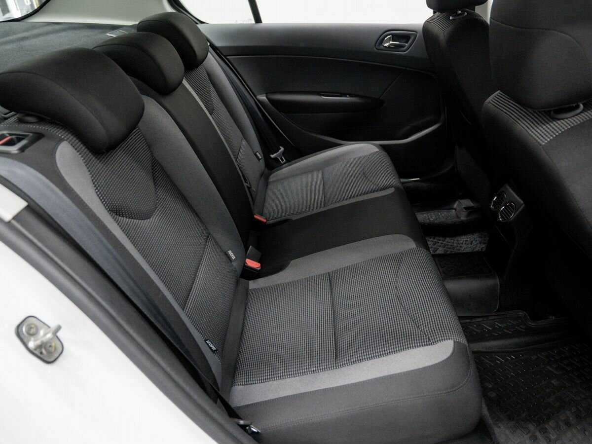 Peugeot 408, 2017 Фото №9