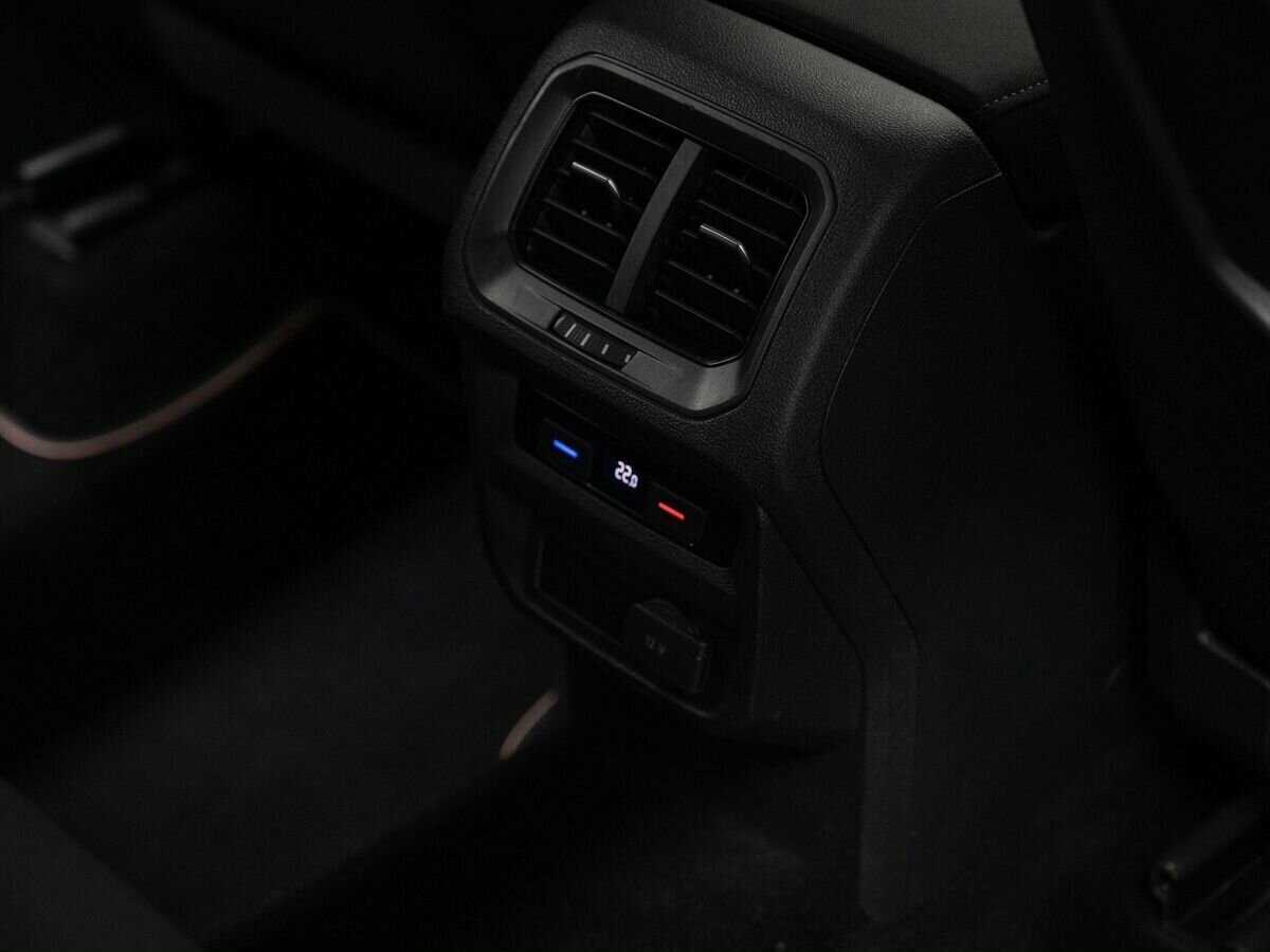 Volkswagen Tiguan, 2018 Фото №10