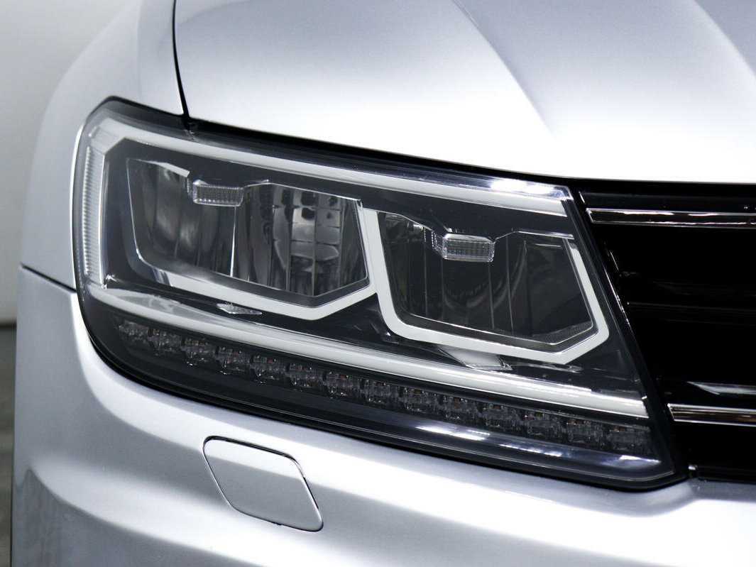 Volkswagen Tiguan, 2018 Фото №15