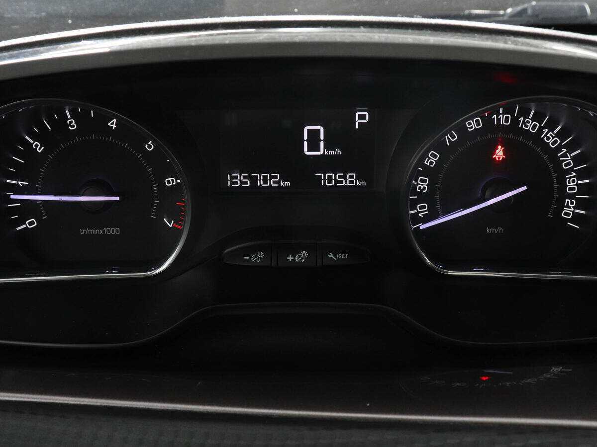 Peugeot 2008, 2014 Фото №11