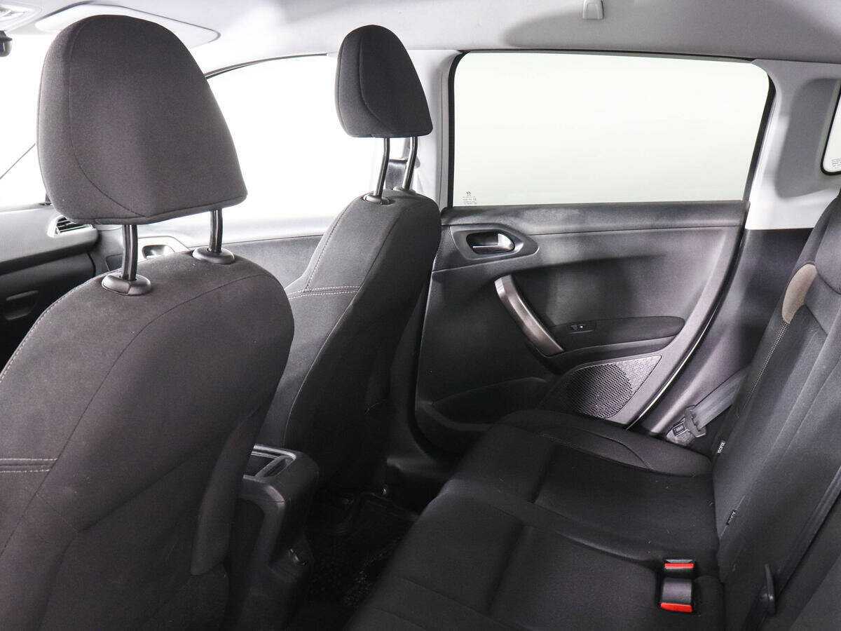 Peugeot 2008, 2014 Фото №12