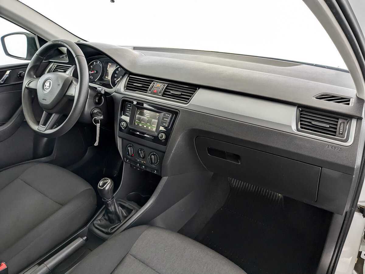Skoda Rapid, 2017 Фото №11