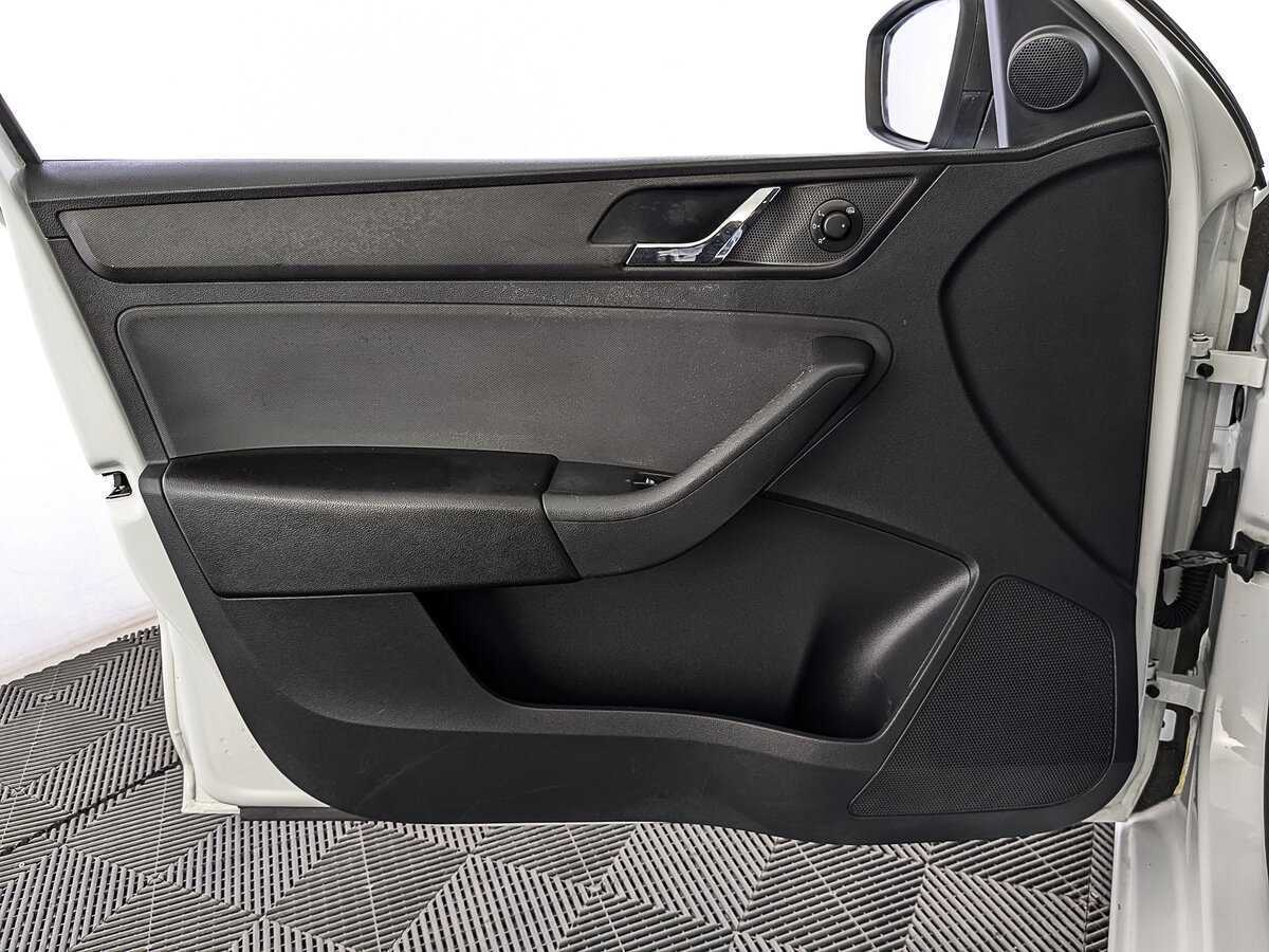 Skoda Rapid, 2017 Фото №19