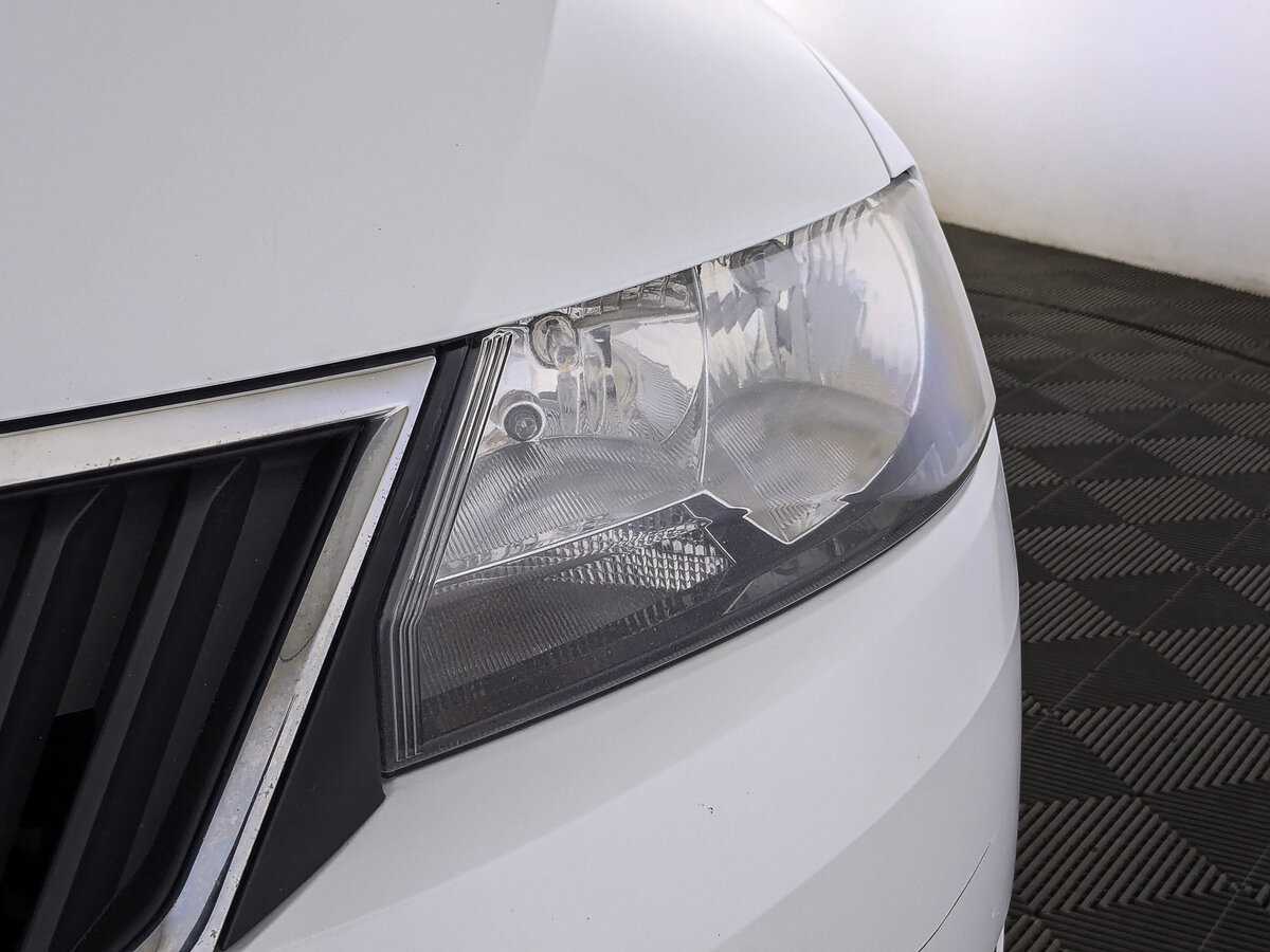 Skoda Rapid, 2017 Фото №11