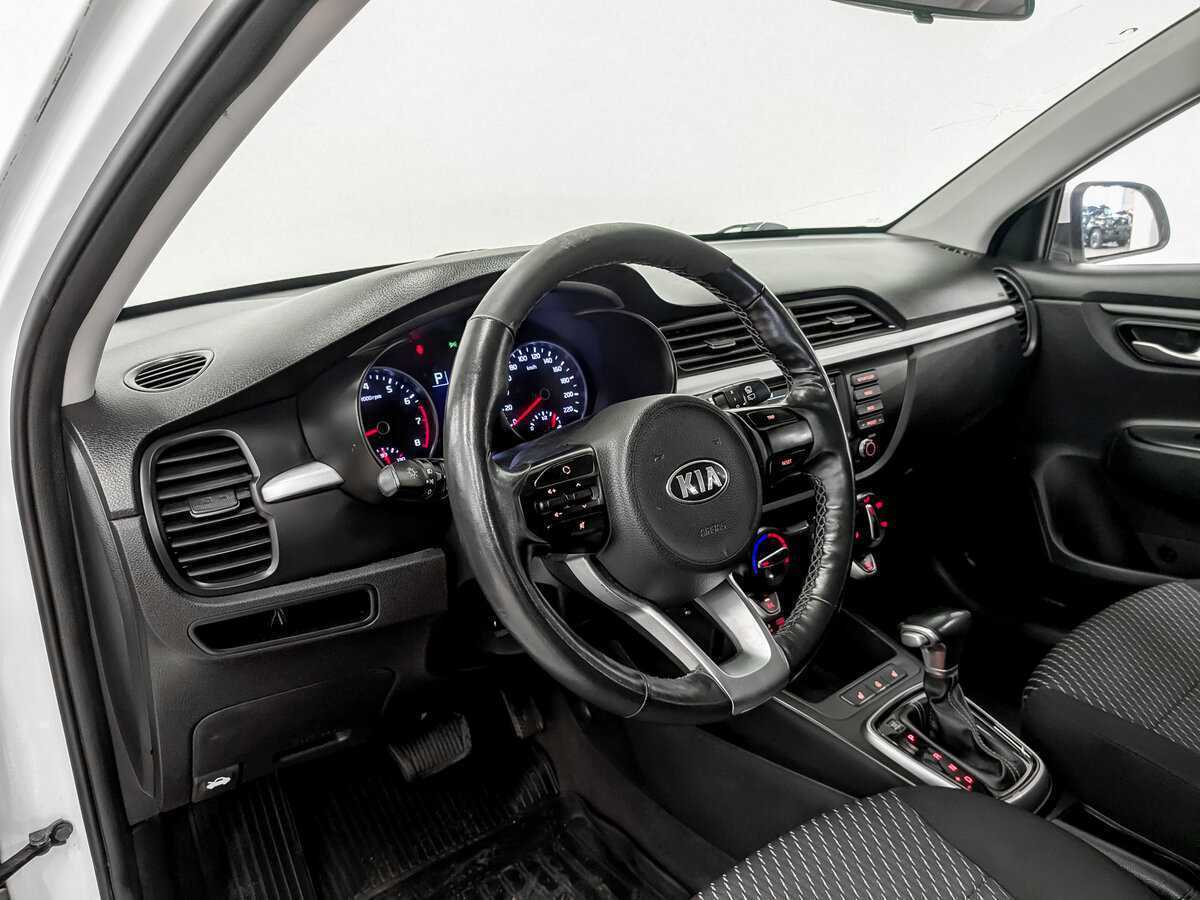 Kia Rio X-Line, 2020 Фото №16