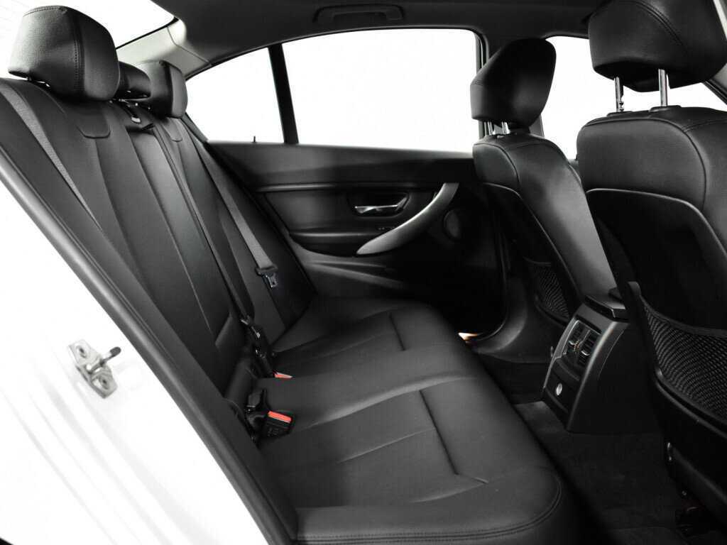 BMW 3 серии 318i, 2015 Фото №10