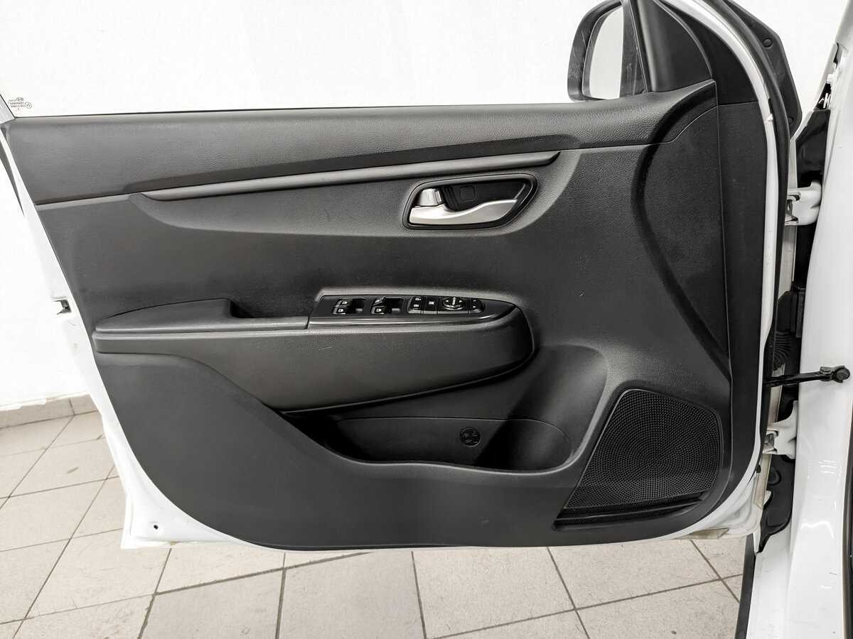 Kia Rio X-Line, 2020 Фото №18