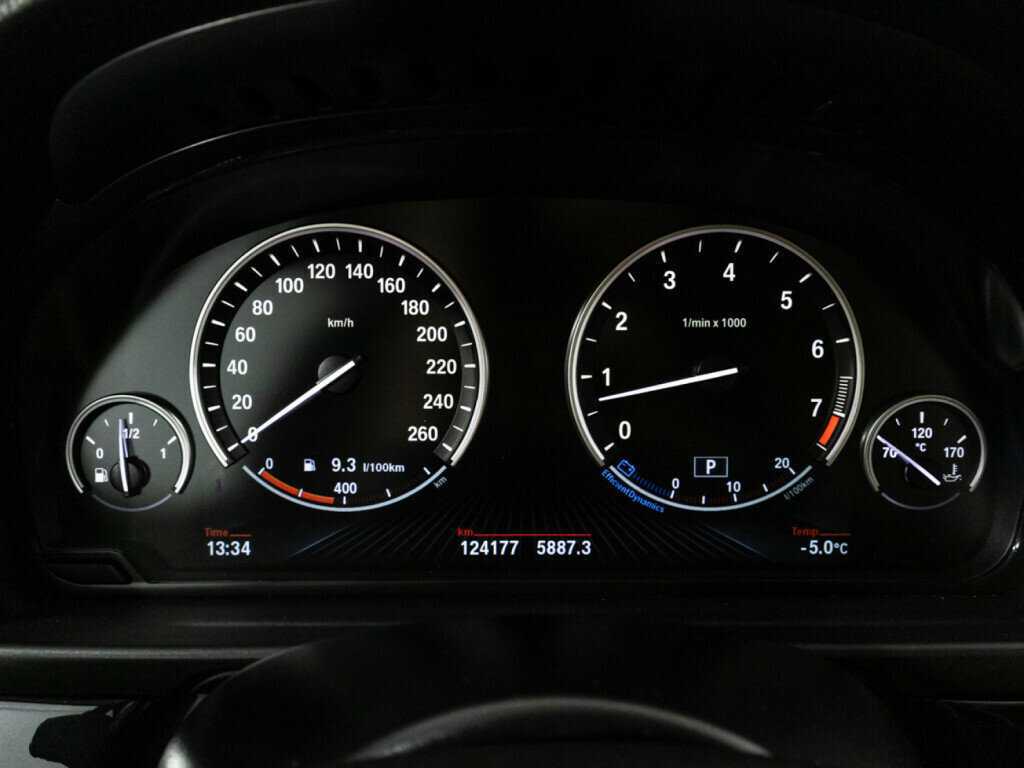 BMW 5 серии 520i, 2014 Фото №12