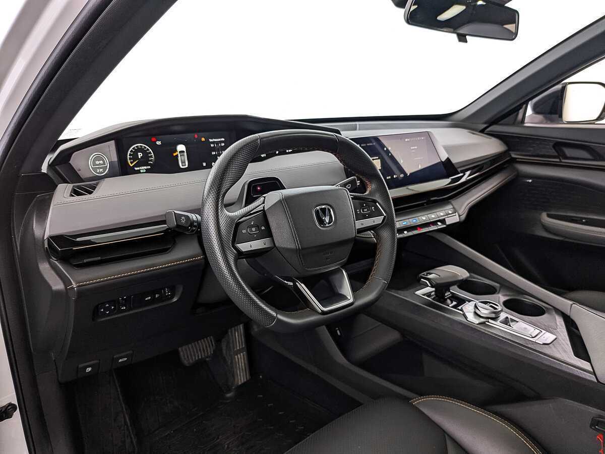 Changan UNI-V, 2023 Фото №15