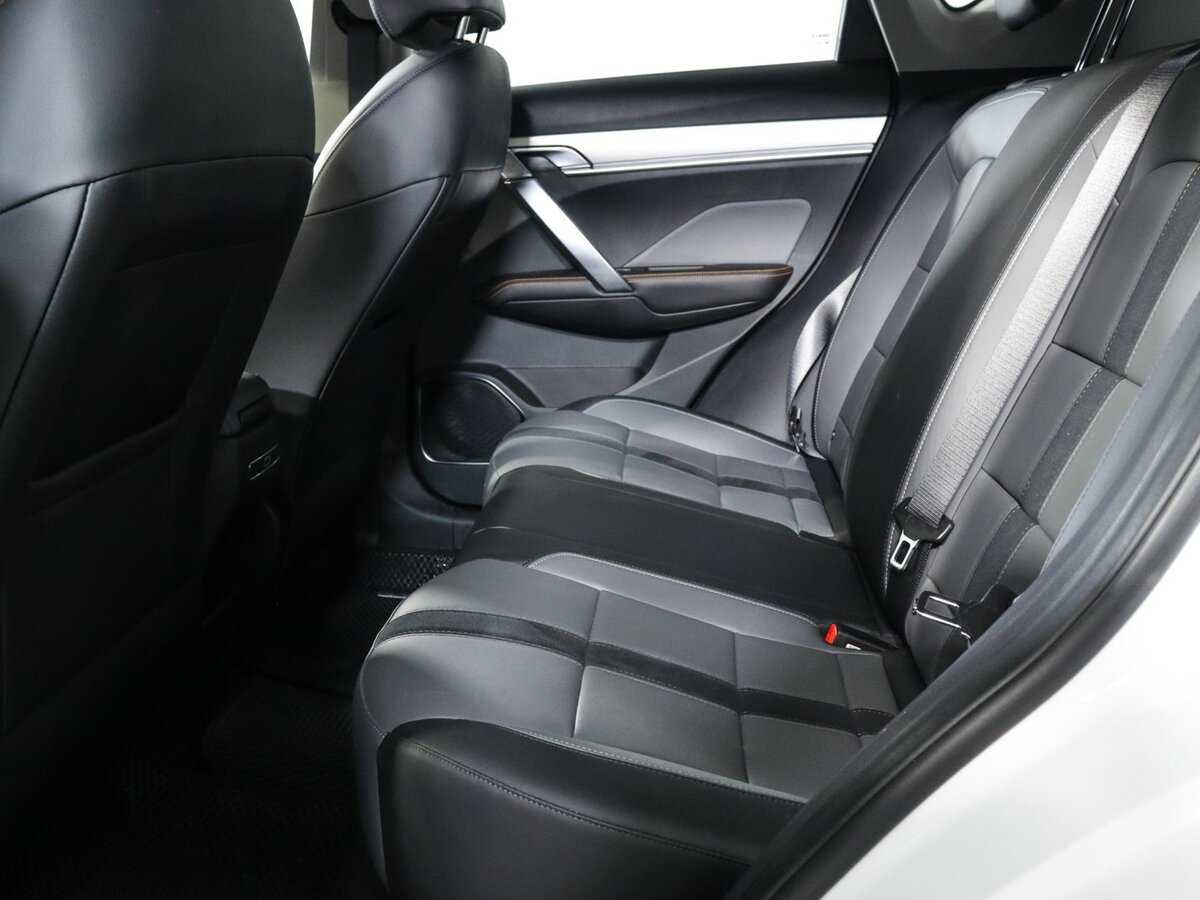 Geely Coolray, 2023 - 4 880 км. | Фото №7