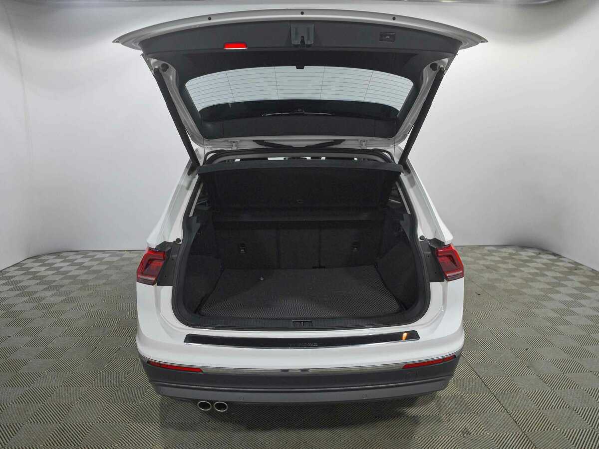 Volkswagen Tiguan, 2018 Фото №17