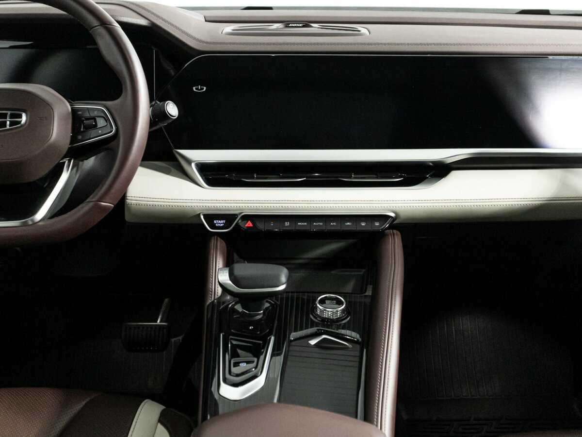 Geely Monjaro, 2022 Фото №14