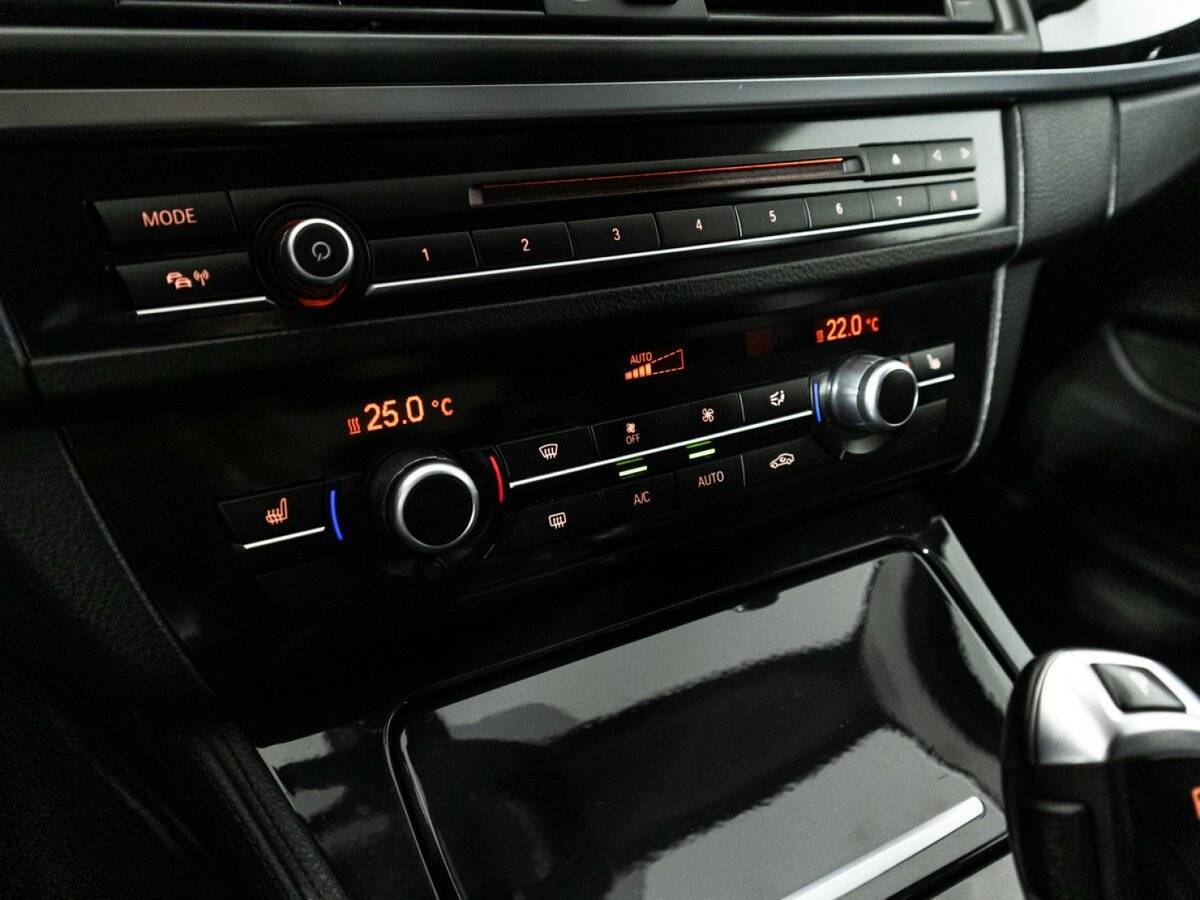 BMW 5 серии 520i, 2014 Фото №19