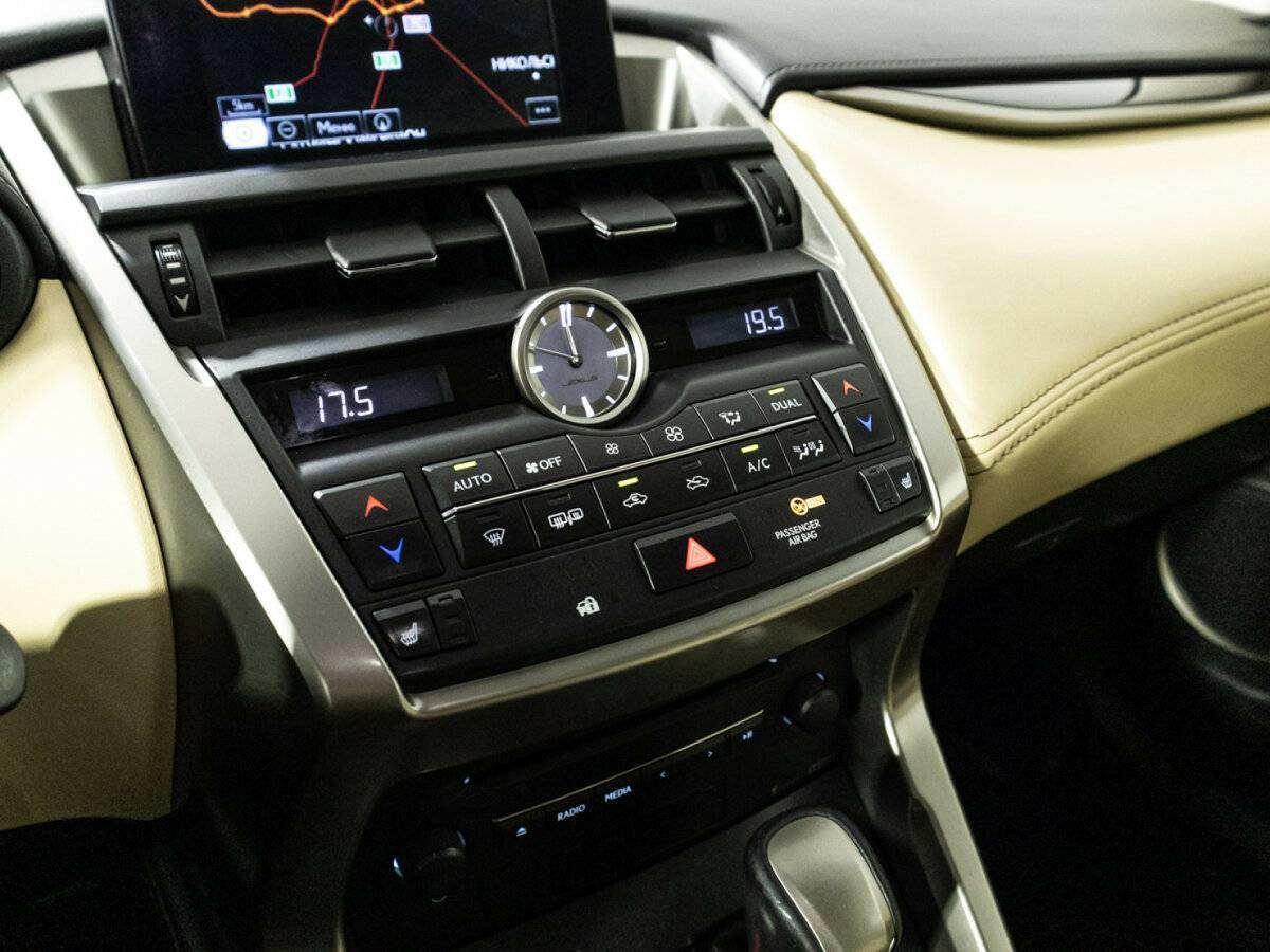 Lexus NX 200, 2015 Фото №21