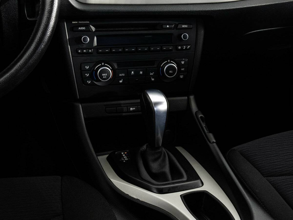 BMW X1 20i, 2014 Фото №13