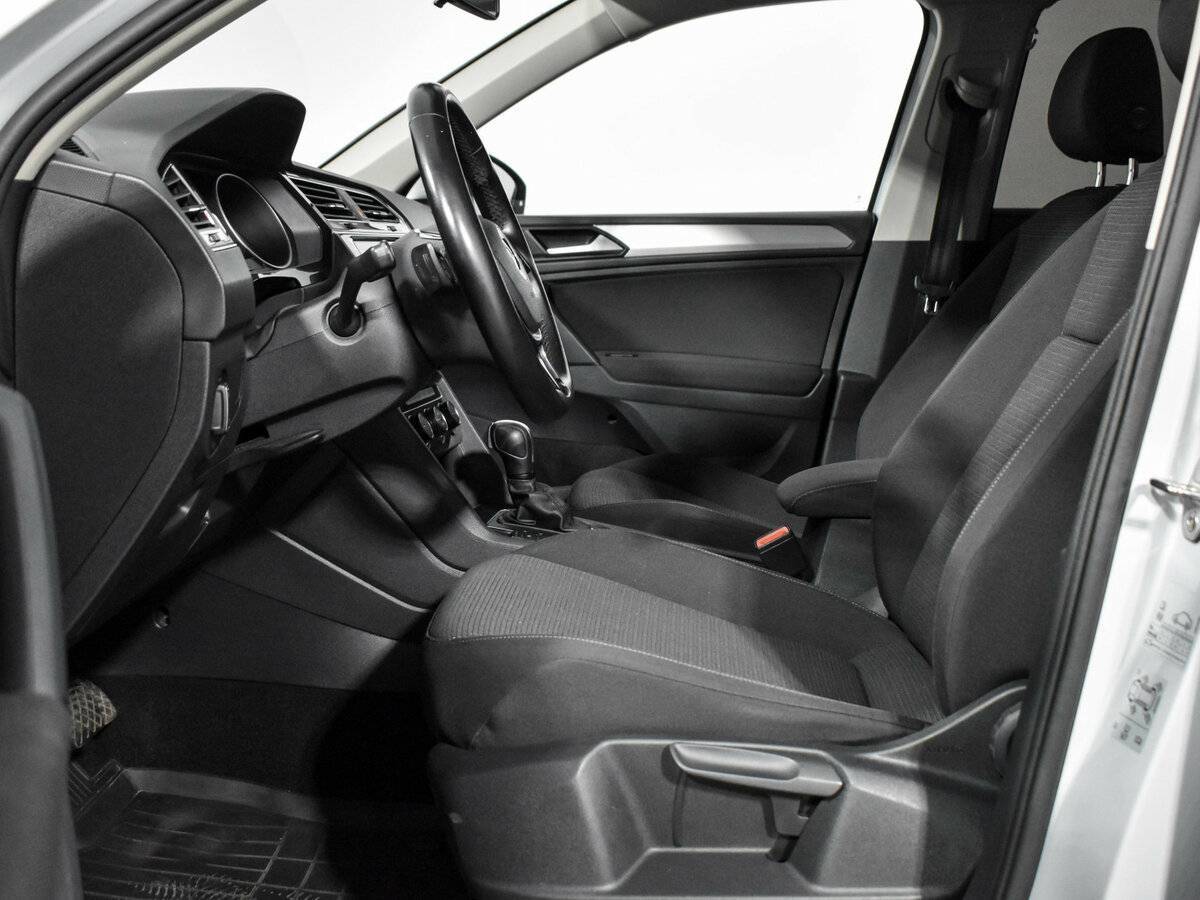 Volkswagen Tiguan, 2019 Фото №10