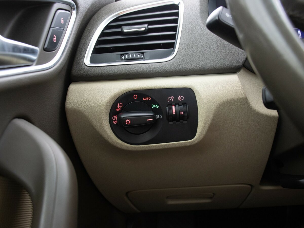 Audi Q3 I (8U), 2013 Фото №13