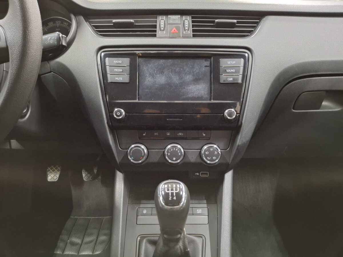 Skoda Octavia III (A7) Рестайлинг, 2018 Фото №15