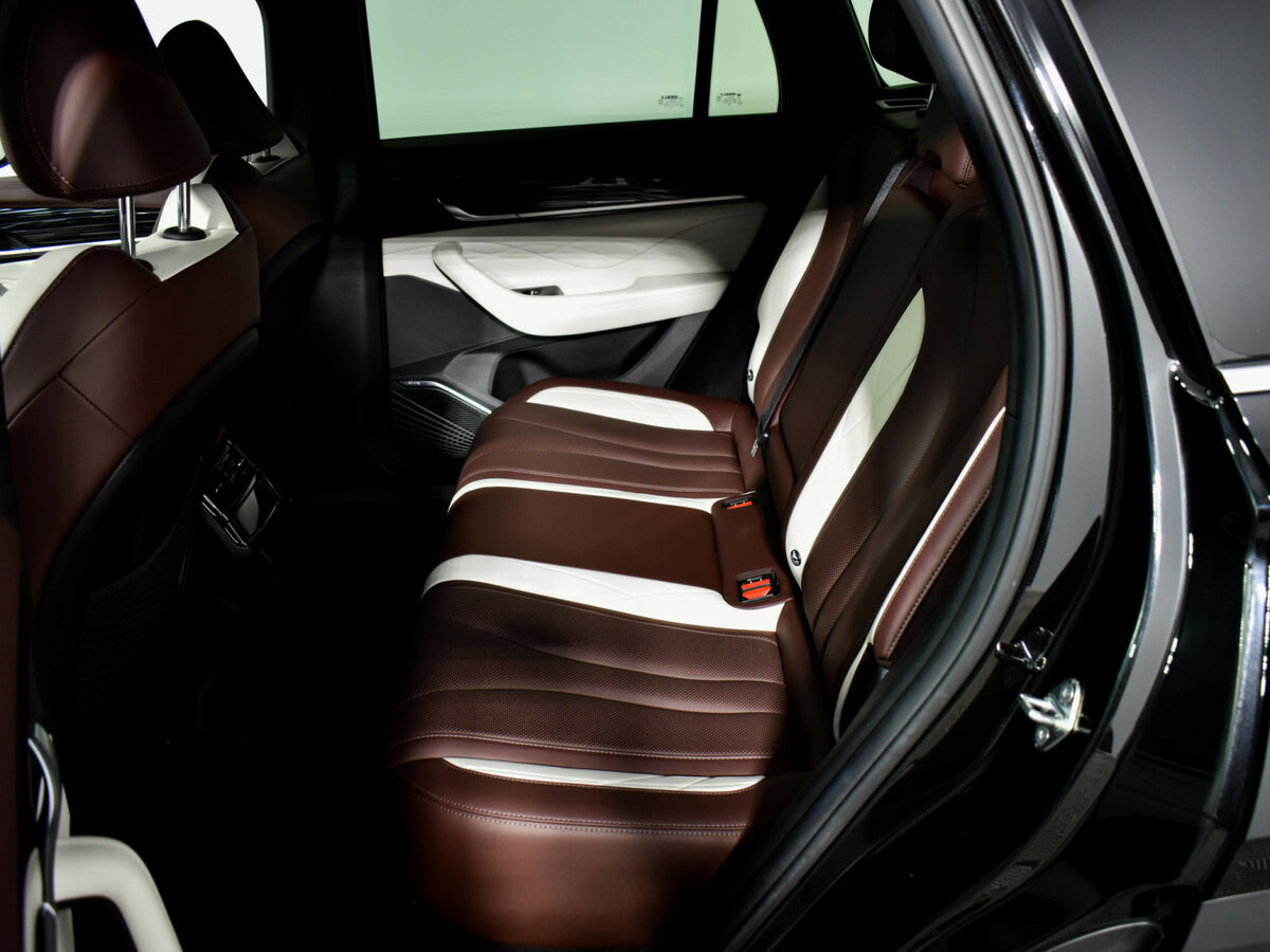 Geely Monjaro I, 2023 Фото №9